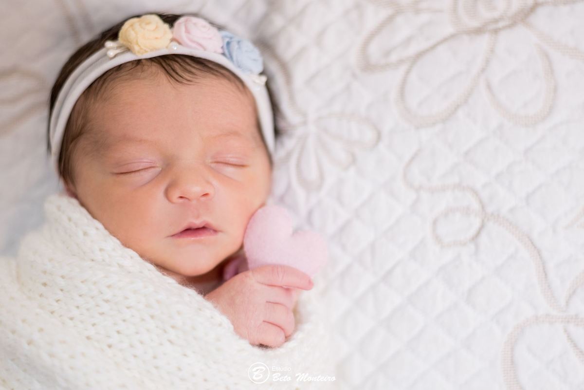 Book fotográfico New Born - Book de fotos - Book New Born - book newborn - Book de Recém-nascido - Book de Bebê - newborn menina - Estúdio Beto Monteiro - Curitiba - Helena - Flavia