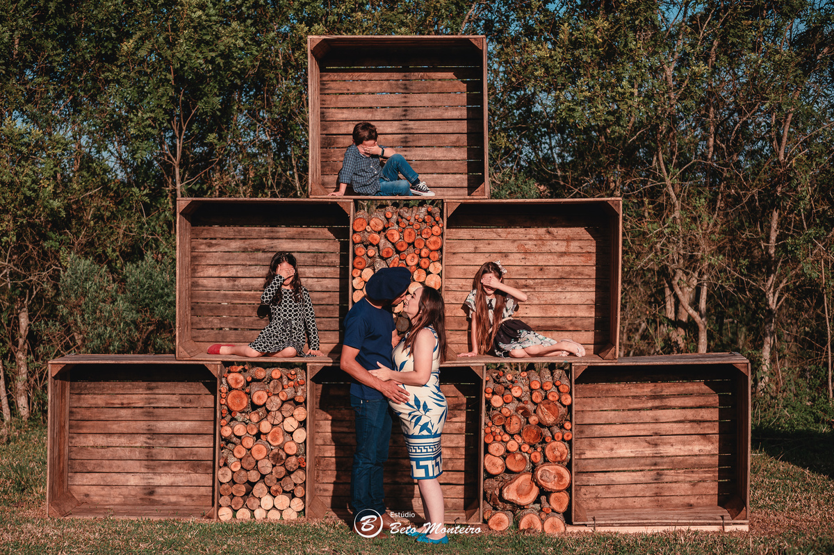 Book Gestante e Familia em Curitiba - Book gestante Campo Largo - Book de gestante lifestyle - Fotos ao ar livre - Grávida - Gestação - Book de gestante - Estúdio Beto Monteiro - Cabanha Matoski - Flavia - Maicon - Helena