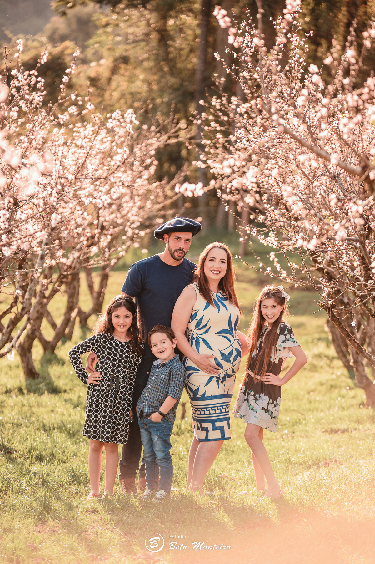 Book Gestante e Familia em Curitiba - Book gestante Campo Largo - Book de gestante lifestyle - Fotos ao ar livre - Grávida - Gestação - Book de gestante - Estúdio Beto Monteiro - Cabanha Matoski - Flavia - Maicon - Helena