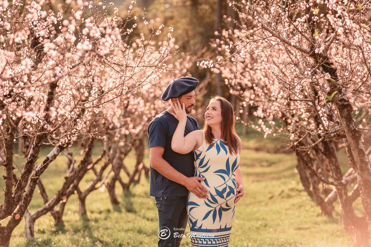 Book Gestante e Familia em Curitiba - Book gestante Campo Largo - Book de gestante lifestyle - Fotos ao ar livre - Grávida - Gestação - Book de gestante - Estúdio Beto Monteiro - Cabanha Matoski - Flavia - Maicon - Helena
