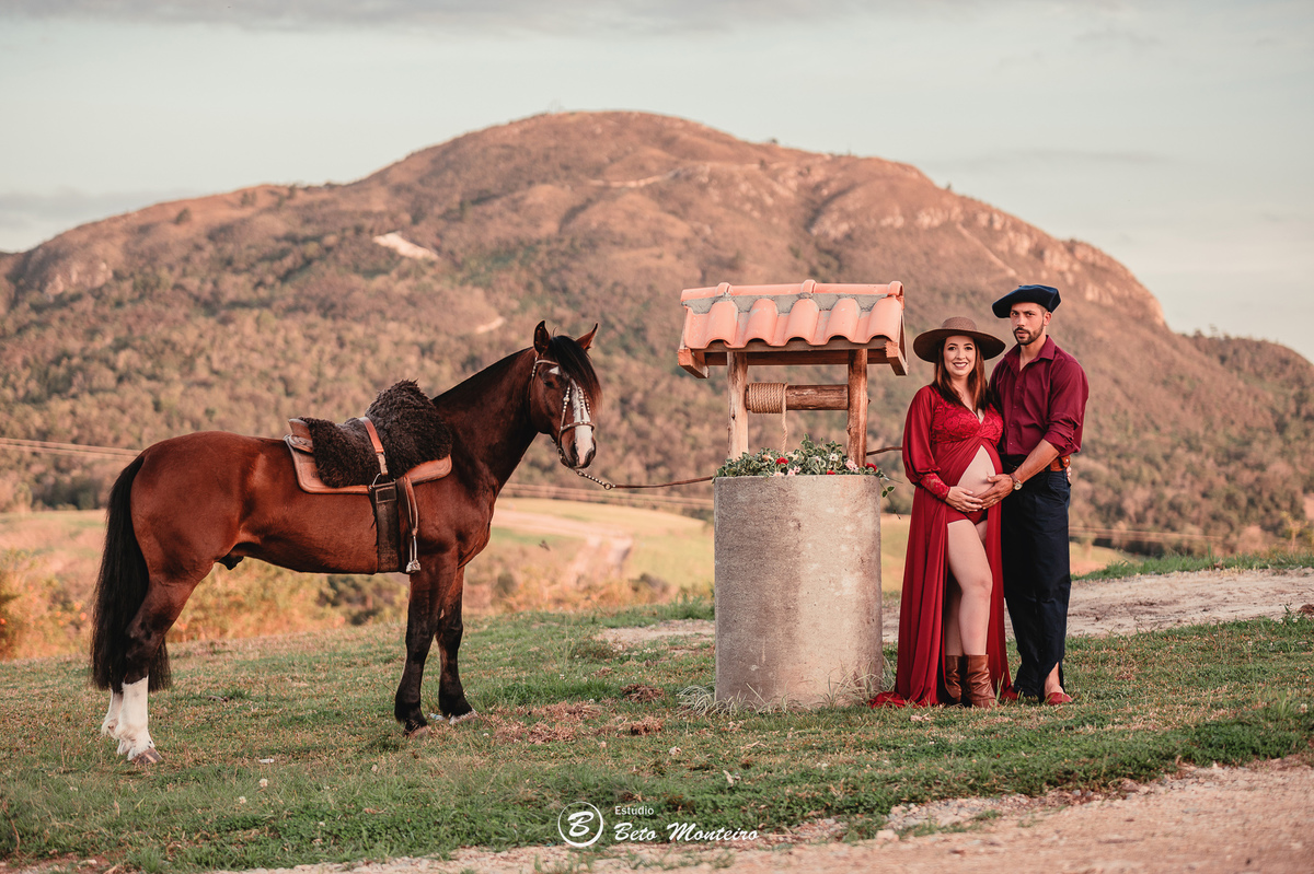 Book Gestante e Familia em Curitiba - Book gestante Campo Largo - Book de gestante lifestyle - Fotos ao ar livre - Grávida - Gestação - Book de gestante - Estúdio Beto Monteiro - Cabanha Matoski - Flavia - Maicon - Helena