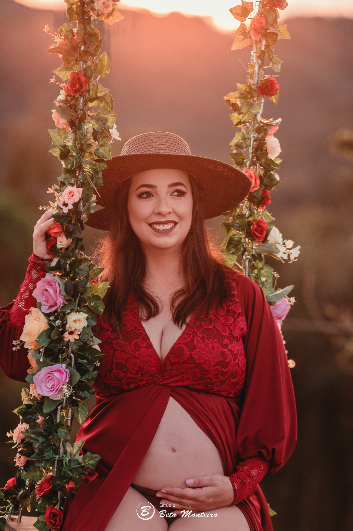 Book Gestante e Familia em Curitiba - Book gestante Campo Largo - Book de gestante lifestyle - Fotos ao ar livre - Grávida - Gestação - Book de gestante - Estúdio Beto Monteiro - Cabanha Matoski - Flavia - Maicon - Helena