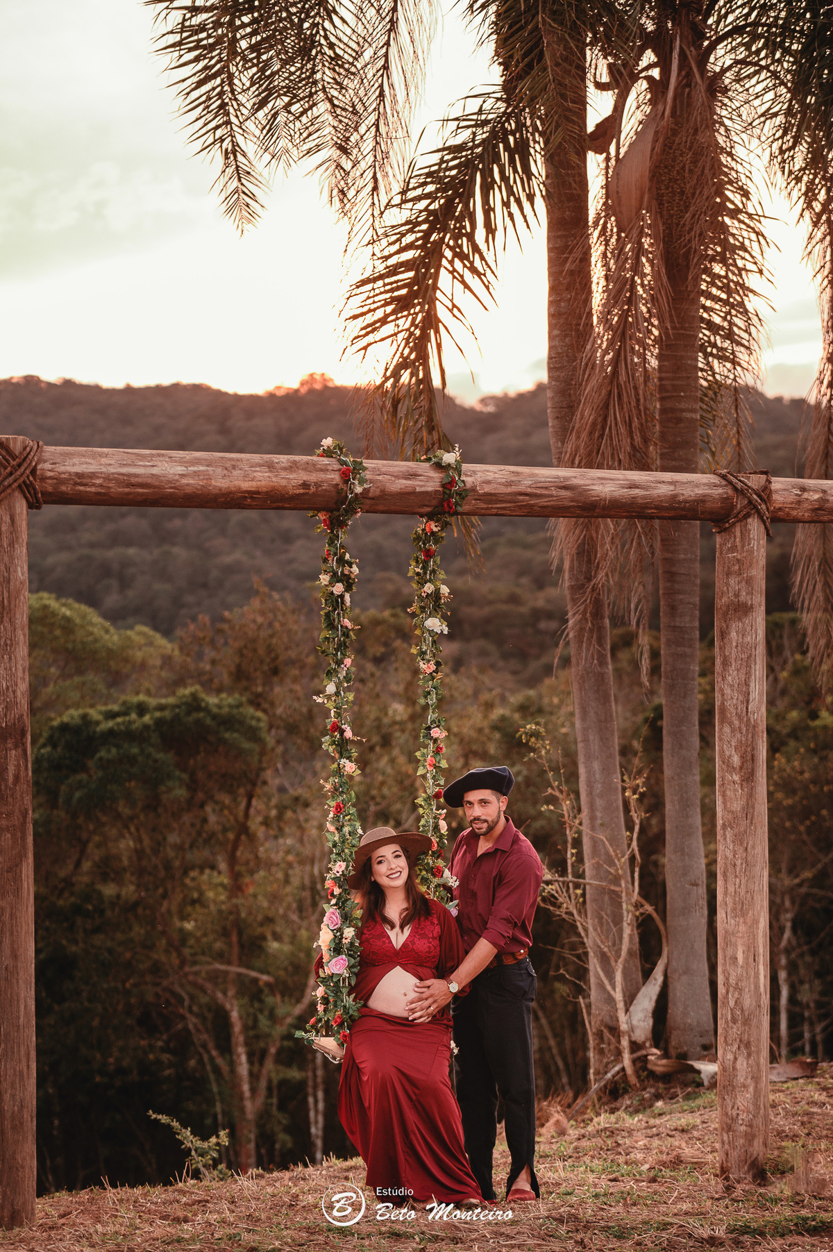 Book Gestante e Familia em Curitiba - Book gestante Campo Largo - Book de gestante lifestyle - Fotos ao ar livre - Grávida - Gestação - Book de gestante - Estúdio Beto Monteiro - Cabanha Matoski - Flavia - Maicon - Helena