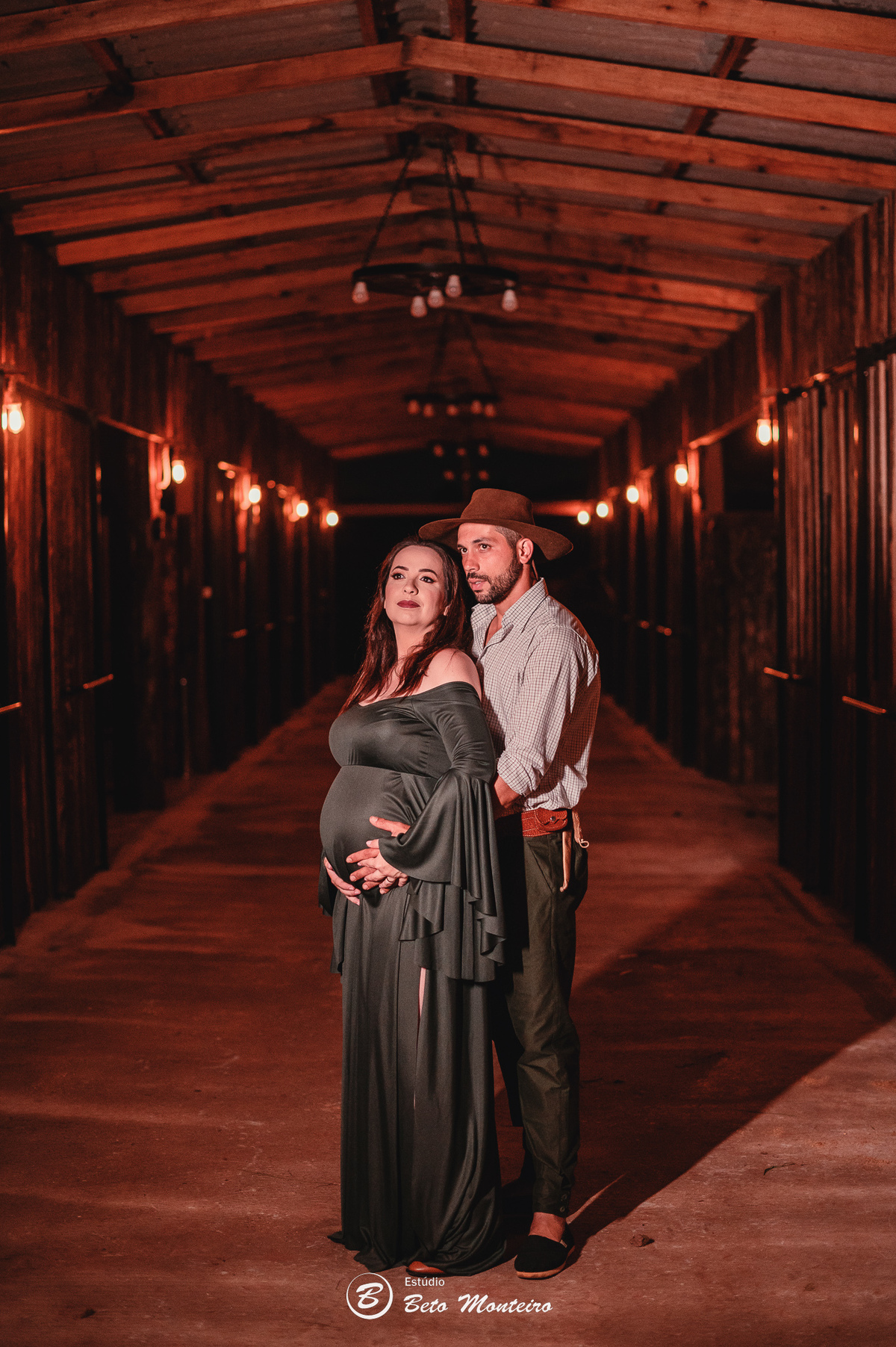 Book Gestante e Familia em Curitiba - Book gestante Campo Largo - Book de gestante lifestyle - Fotos ao ar livre - Grávida - Gestação - Book de gestante - Estúdio Beto Monteiro - Cabanha Matoski - Flavia - Maicon - Helena