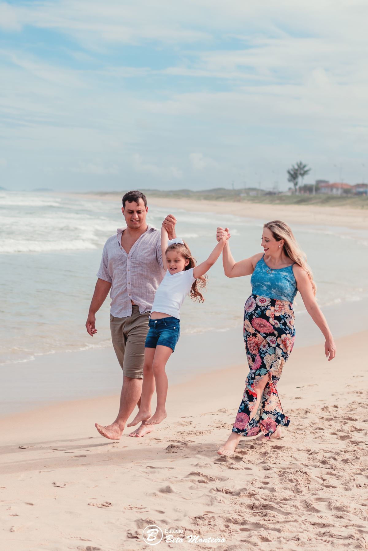 Book Gestante e Família em Curitiba - Book gestante - Book de gestante lifestyle - Fotos ao ar livre - Grávida - Gestação - Book de gestante na praia - São Chico - Estúdio Beto Monteiro - São Francisco do Sul - Andrea - Juliano - Amanda - Bianca