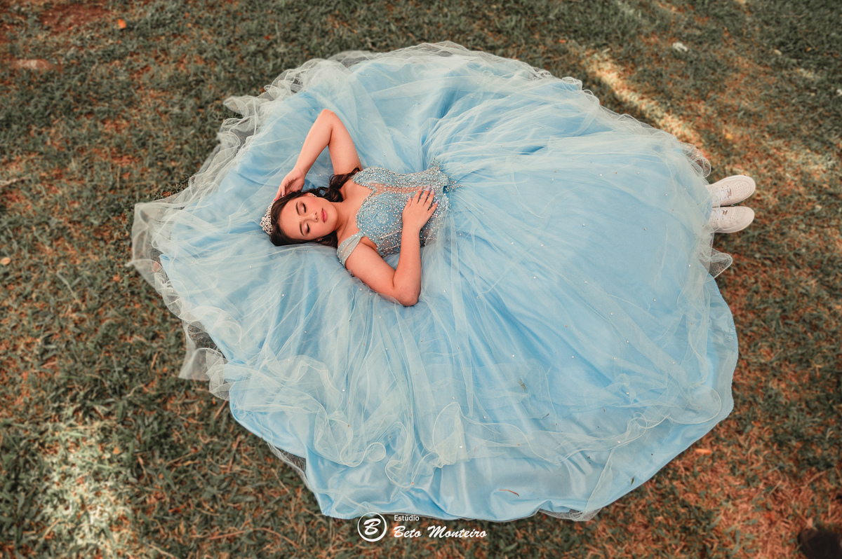 Aniversário de 15 anos - Foto e Filmagem - Debutante - Estúdio Beto Monteiro - Curitiba - fotografo de 15 anos - fotógrafa - sessão de fotos - book de fotos - book de 15 anos - fotografo - espaço do campo - vestido de debutante - Lais - Lais Gavloski