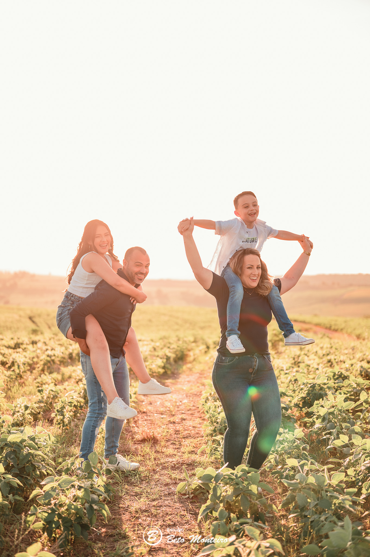 Aniversário de 15 anos - Foto e Filmagem - Debutante - Estúdio Beto Monteiro - Curitiba - fotografo de 15 anos - fotógrafa - sessão de fotos - book de fotos - book de 15 anos - fotografo - espaço do campo - vestido de debutante - Lais - Lais Gavloski