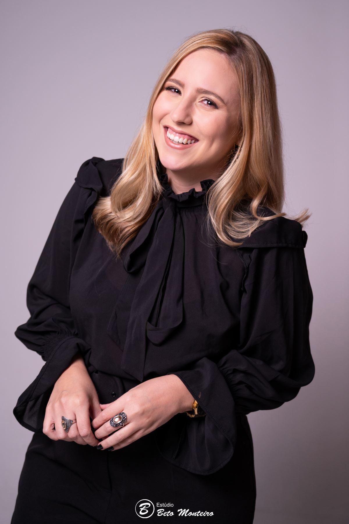 sessão profissional - sessão executiva - foto perfil - ensaio executivo - ensaio profissional - foto profissão - book executivo - book profissional - foto linkedin - foto curriculo - sessão corporativa -  - foto corporativa - Caroline Valente - RH