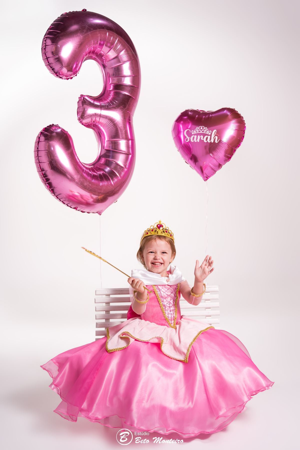 Book fotográfico Infantil - Book de fotos - Book de Criança - Book de Bebê - Book Menina - Book Menino - Book 3 anos - 3 aninhos - Bela adormecida - princesa Aurora - book de família - Estúdio Beto Monteiro - Curitiba - Sarah -  Angela - Sandro