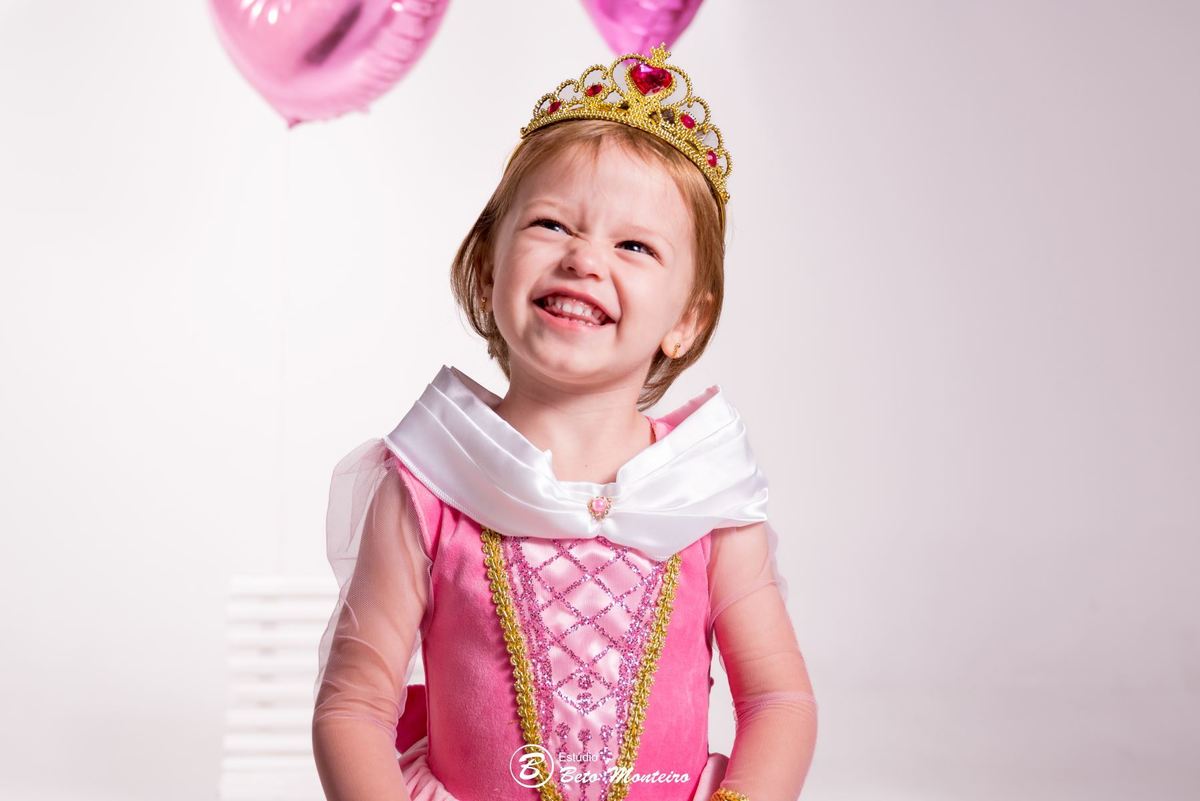 Book fotográfico Infantil - Book de fotos - Book de Criança - Book de Bebê - Book Menina - Book Menino - Book 3 anos - 3 aninhos - Bela adormecida - princesa Aurora - book de família - Estúdio Beto Monteiro - Curitiba - Sarah -  Angela - Sandro