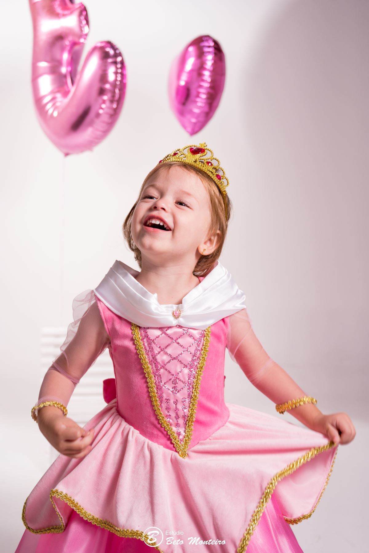 Book fotográfico Infantil - Book de fotos - Book de Criança - Book de Bebê - Book Menina - Book Menino - Book 3 anos - 3 aninhos - Bela adormecida - princesa Aurora - book de família - Estúdio Beto Monteiro - Curitiba - Sarah -  Angela - Sandro