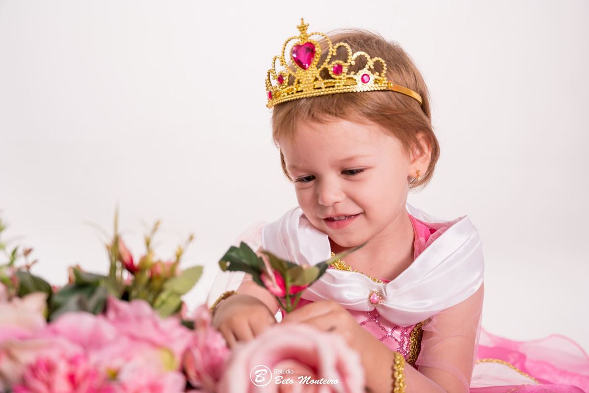 Book fotográfico Infantil - Book de fotos - Book de Criança - Book de Bebê - Book Menina - Book Menino - Book 3 anos - 3 aninhos - Bela adormecida - princesa Aurora - book de família - Estúdio Beto Monteiro - Curitiba - Sarah -  Angela - Sandro