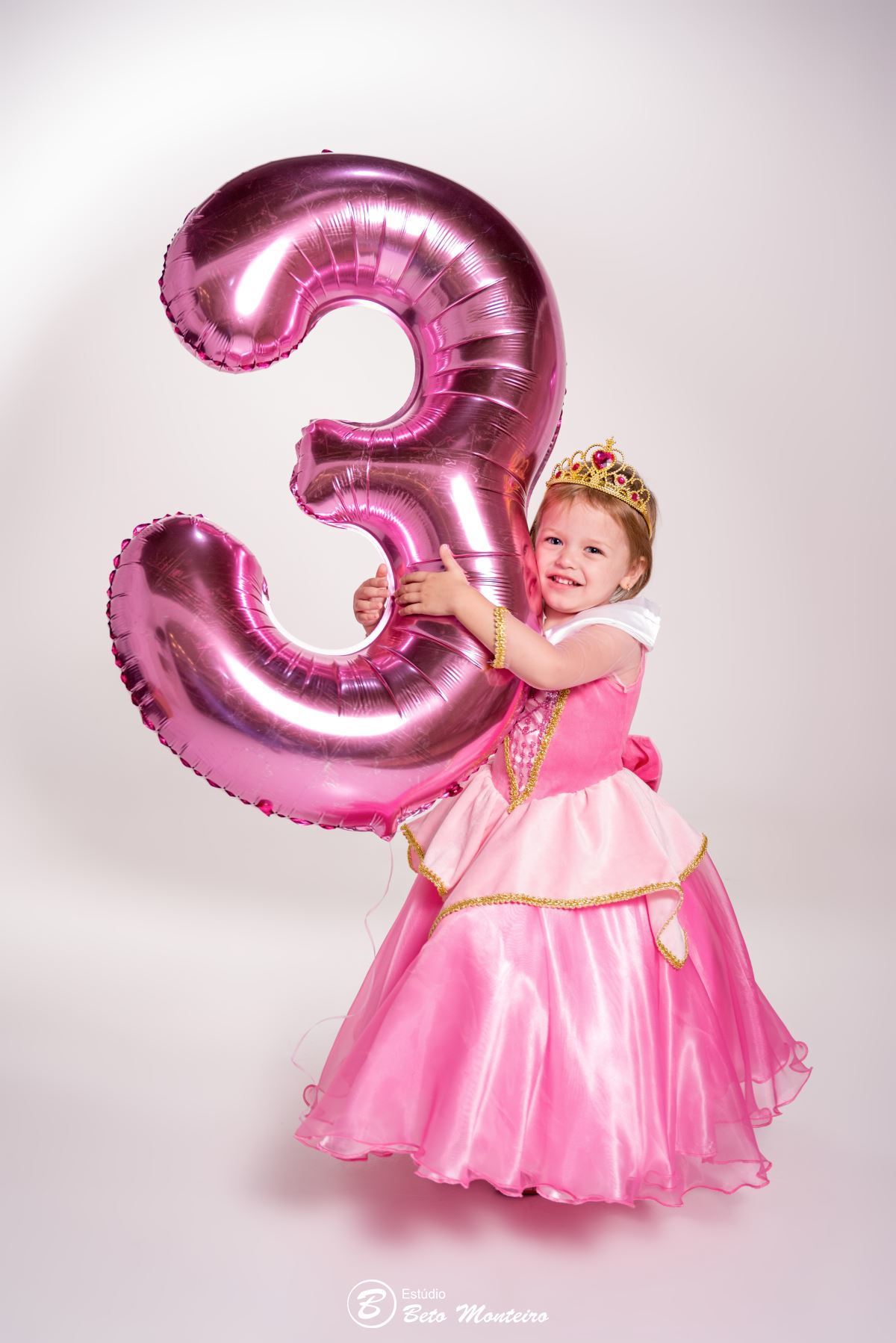 Book fotográfico Infantil - Book de fotos - Book de Criança - Book de Bebê - Book Menina - Book Menino - Book 3 anos - 3 aninhos - Bela adormecida - princesa Aurora - book de família - Estúdio Beto Monteiro - Curitiba - Sarah -  Angela - Sandro