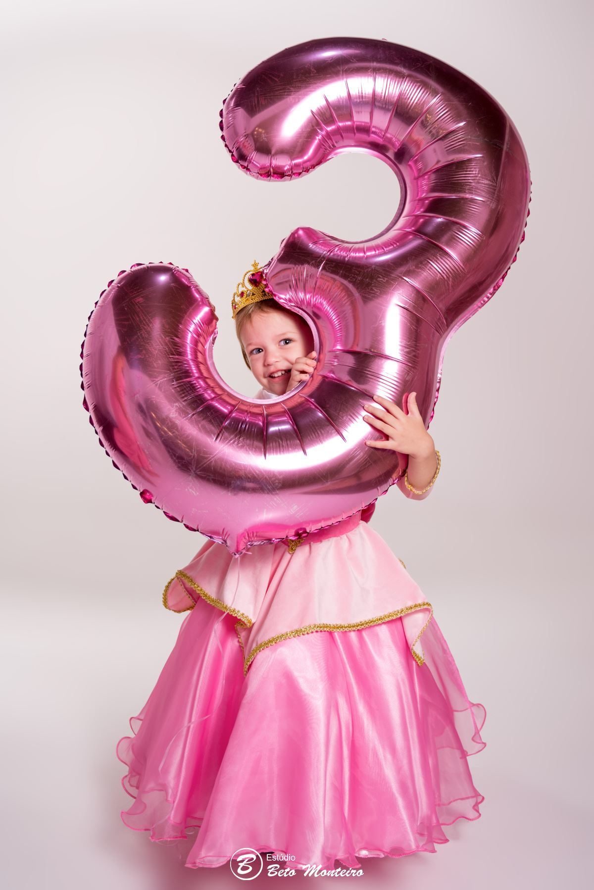 Book fotográfico Infantil - Book de fotos - Book de Criança - Book de Bebê - Book Menina - Book Menino - Book 3 anos - 3 aninhos - Bela adormecida - princesa Aurora - book de família - Estúdio Beto Monteiro - Curitiba - Sarah -  Angela - Sandro