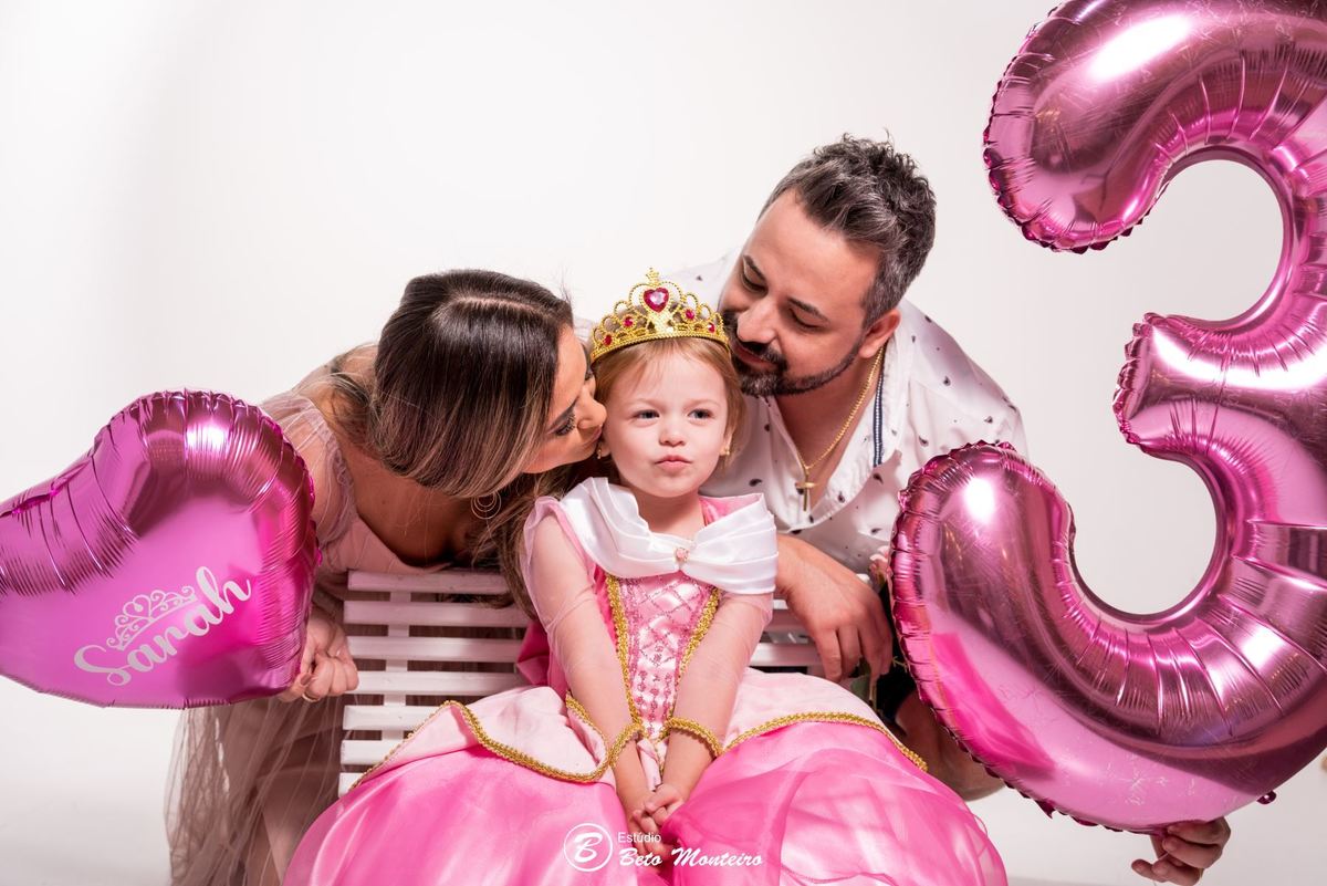 Book fotográfico Infantil - Book de fotos - Book de Criança - Book de Bebê - Book Menina - Book Menino - Book 3 anos - 3 aninhos - Bela adormecida - princesa Aurora - book de família - Estúdio Beto Monteiro - Curitiba - Sarah -  Angela - Sandro