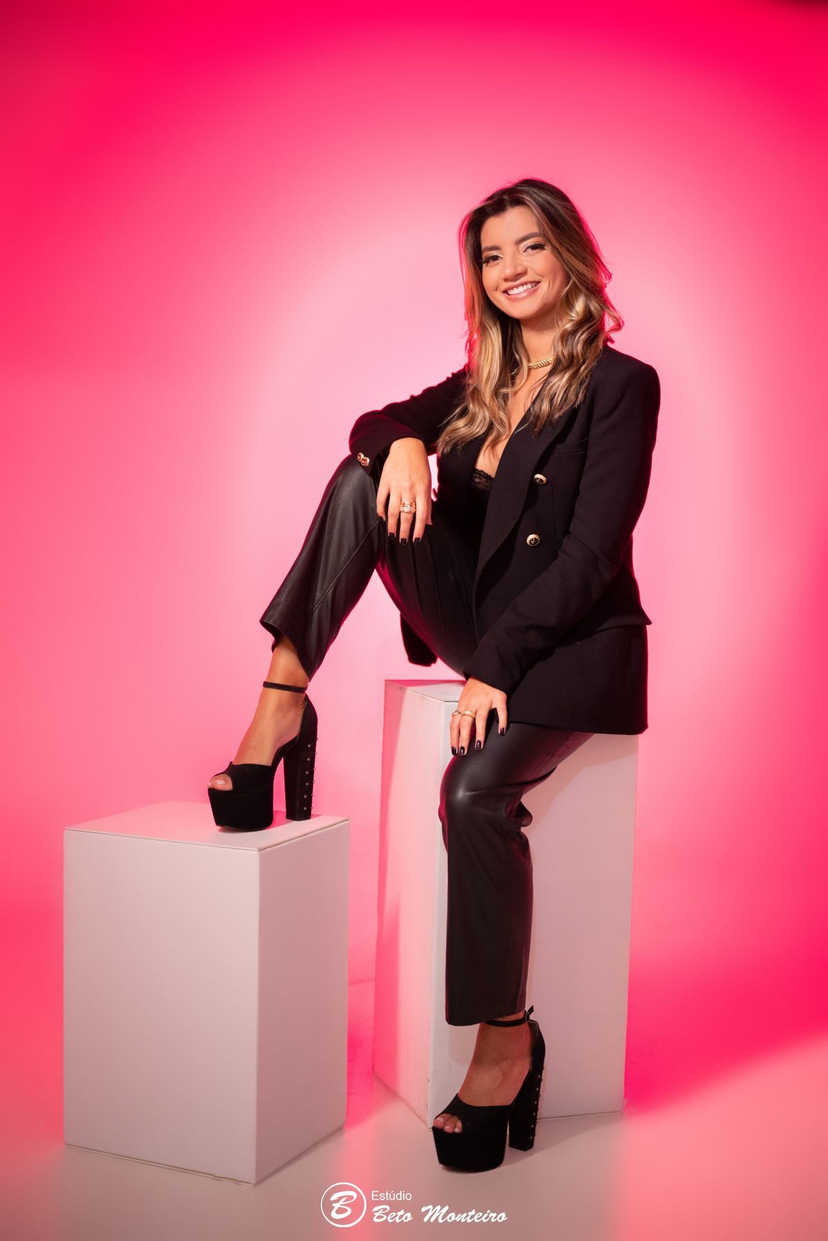 Book fotográfico feminino - book feminino - Camila Fortunato Hunika - Curitiba - fotos em estúdio - sessão feminina