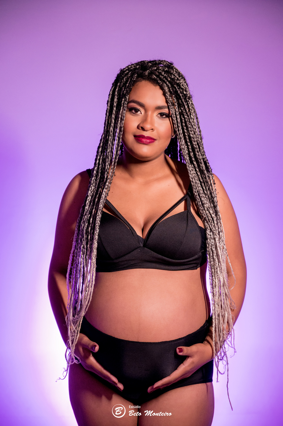 Book Gestante e Família em Curitiba - Book de gestante em estúdio - ensaio de gestante - book em estúdio - sessão fotográfica - Grávida - Gestação - Sessão de gestante - Estúdio Beto Monteiro - Mariana Sanchez - Mari - Mãe de menino