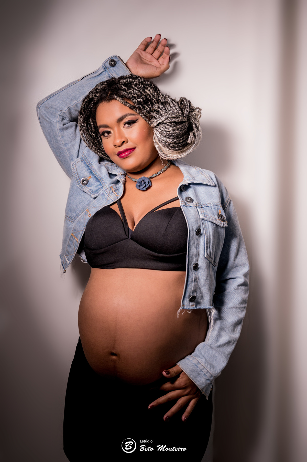 Book Gestante e Família em Curitiba - Book de gestante em estúdio - ensaio de gestante - book em estúdio - sessão fotográfica - Grávida - Gestação - Sessão de gestante - Estúdio Beto Monteiro - Mariana Sanchez - Mari - Mãe de menino