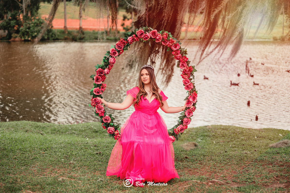 Aniversário de 15 anos - Foto e Filmagem - Debutante - Estúdio Beto Monteiro - Curitiba - fotografo de 15 anos - fotógrafa - sessão de fotos - book de fotos - book de 15 anos - fotografo - chácara ienkot - vestido de debutante - Isadora