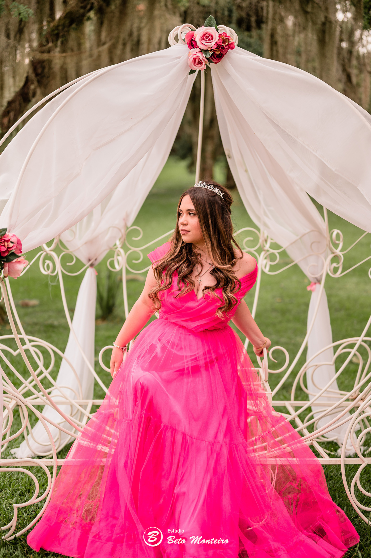 Aniversário de 15 anos - Foto e Filmagem - Debutante - Estúdio Beto Monteiro - Curitiba - fotografo de 15 anos - fotógrafa - sessão de fotos - book de fotos - book de 15 anos - fotografo - chácara ienkot - vestido de debutante - Isadora