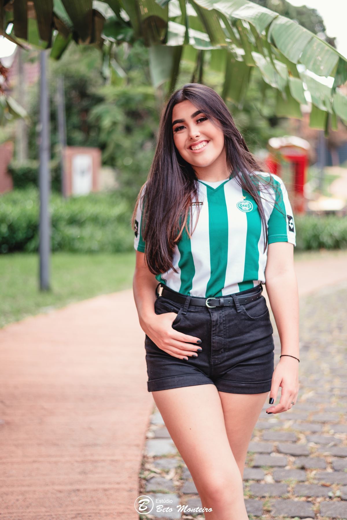 Aniversário de 15 anos - Foto e Filmagem - Debutante - Estúdio Beto Monteiro - Curitiba - fotografo de 15 anos - sessao de fotos - book de fotos - book de 15 anos - fotografa - book dos 15 - urbano - externo - street - Giovana - Giovana Toniolo - curitiba