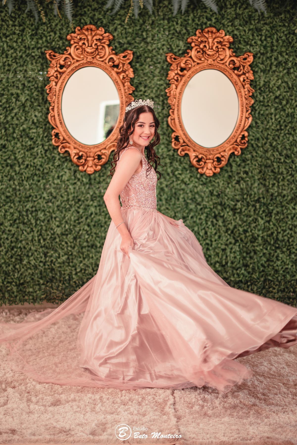 Aniversário de 15 anos - Foto e Filmagem - Debutante - Estúdio Beto Monteiro - Curitiba - fotografo de 15 anos - fotógrafa - sessão de fotos - book de fotos - book de 15 anos - fotografo - chácara ienkot - vestido de debutante - Maria Eduarda Rossato