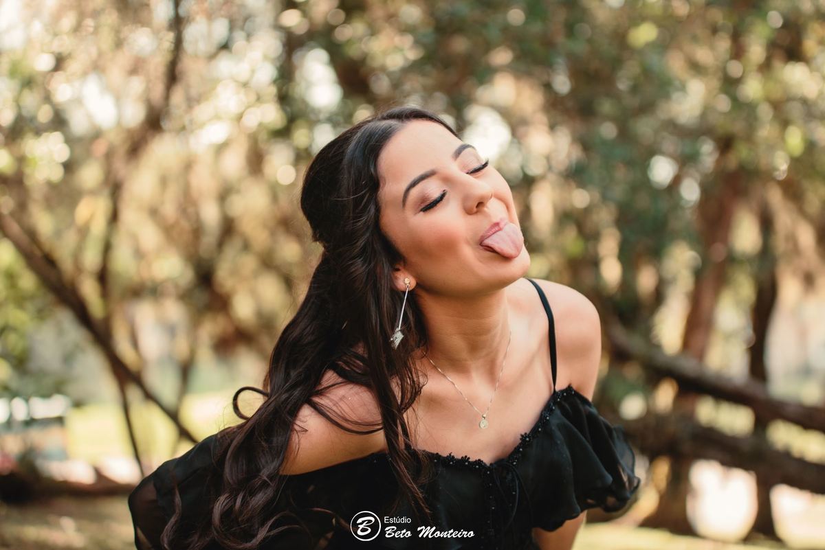 Aniversário de 15 anos - Foto e Filmagem - Debutante - Estúdio Beto Monteiro - Curitiba - fotografo de 15 anos - fotógrafa - sessão de fotos - book de fotos - book de 15 anos - fotografo - chácara ienkot - vestido de debutante - Maria Eduarda Rossato