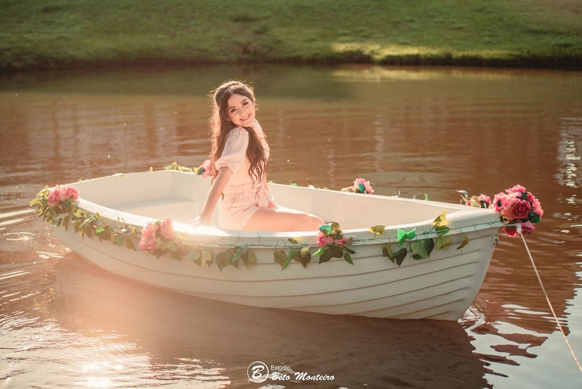 Aniversário de 15 anos - Foto e Filmagem - Debutante - Estúdio Beto Monteiro - Curitiba - fotografo de 15 anos - fotógrafa - sessão de fotos - book de fotos - book de 15 anos - fotografo - chácara ienkot - vestido de debutante - Maria Eduarda Rossato