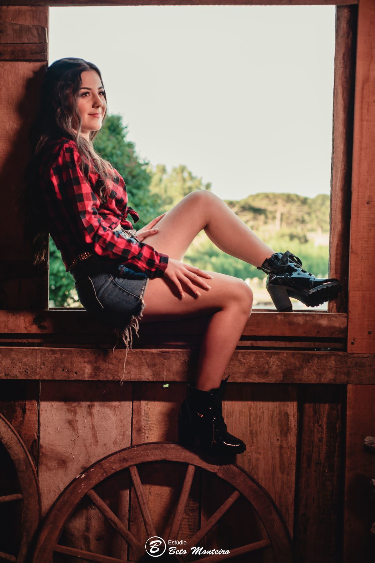 Aniversário de 15 anos - Foto e Filmagem - Debutante - Estúdio Beto Monteiro - Curitiba - fotografo de 15 anos - fotógrafa - sessão de fotos - book de fotos - book de 15 anos - fotografo - chácara ienkot - vestido de debutante - Maria Eduarda Rossato