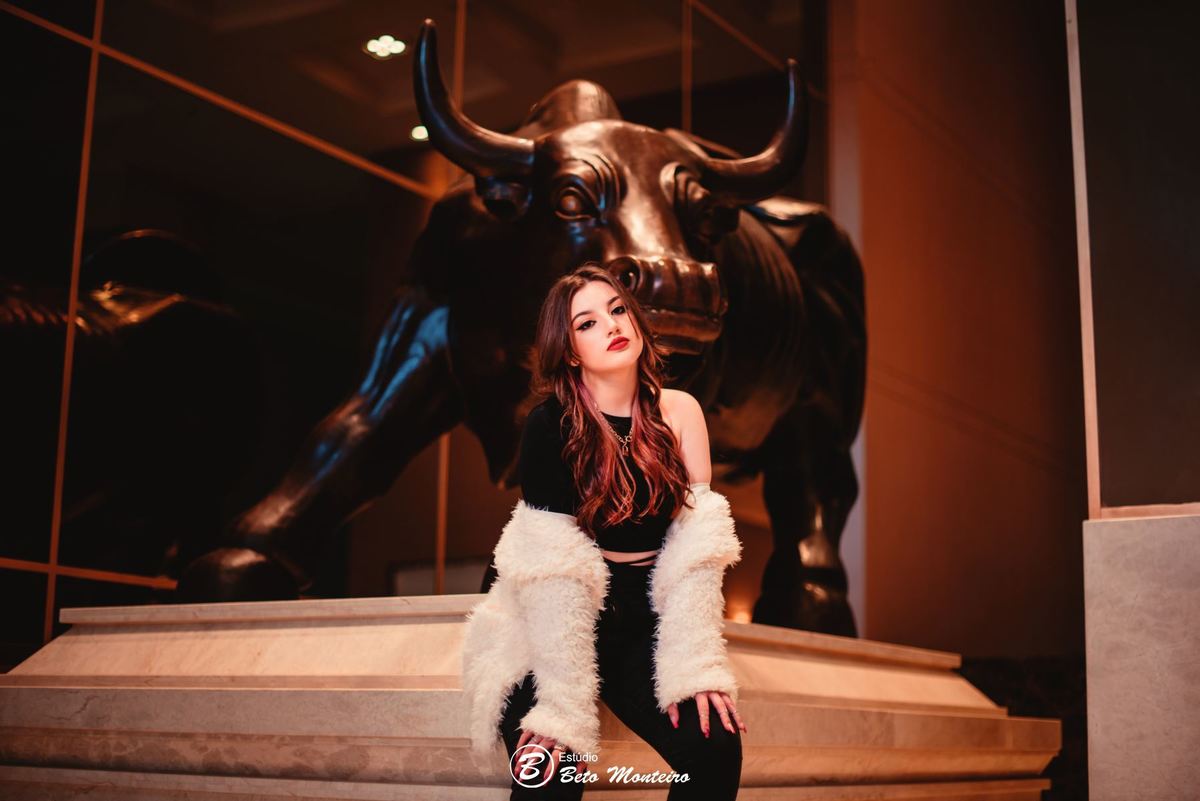 Aniversário de 15 anos - Foto e Filmagem - Debutante - Estúdio Beto Monteiro - Curitiba - fotografo de 15 anos - fotógrafa - sessão de fotos - book de fotos - book de 15 anos - fotografa - urbano - street - Marcela