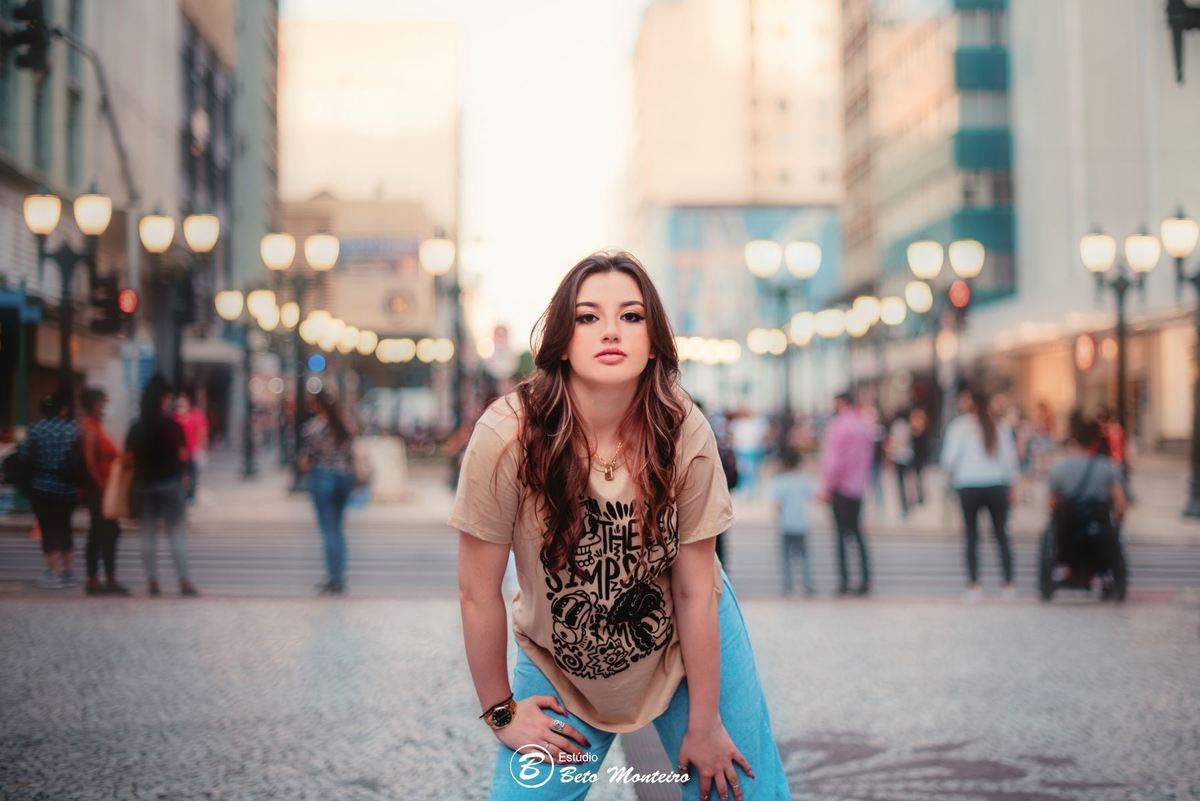 Aniversário de 15 anos - Foto e Filmagem - Debutante - Estúdio Beto Monteiro - Curitiba - fotografo de 15 anos - fotógrafa - sessão de fotos - book de fotos - book de 15 anos - fotografa - urbano - street - Marcela