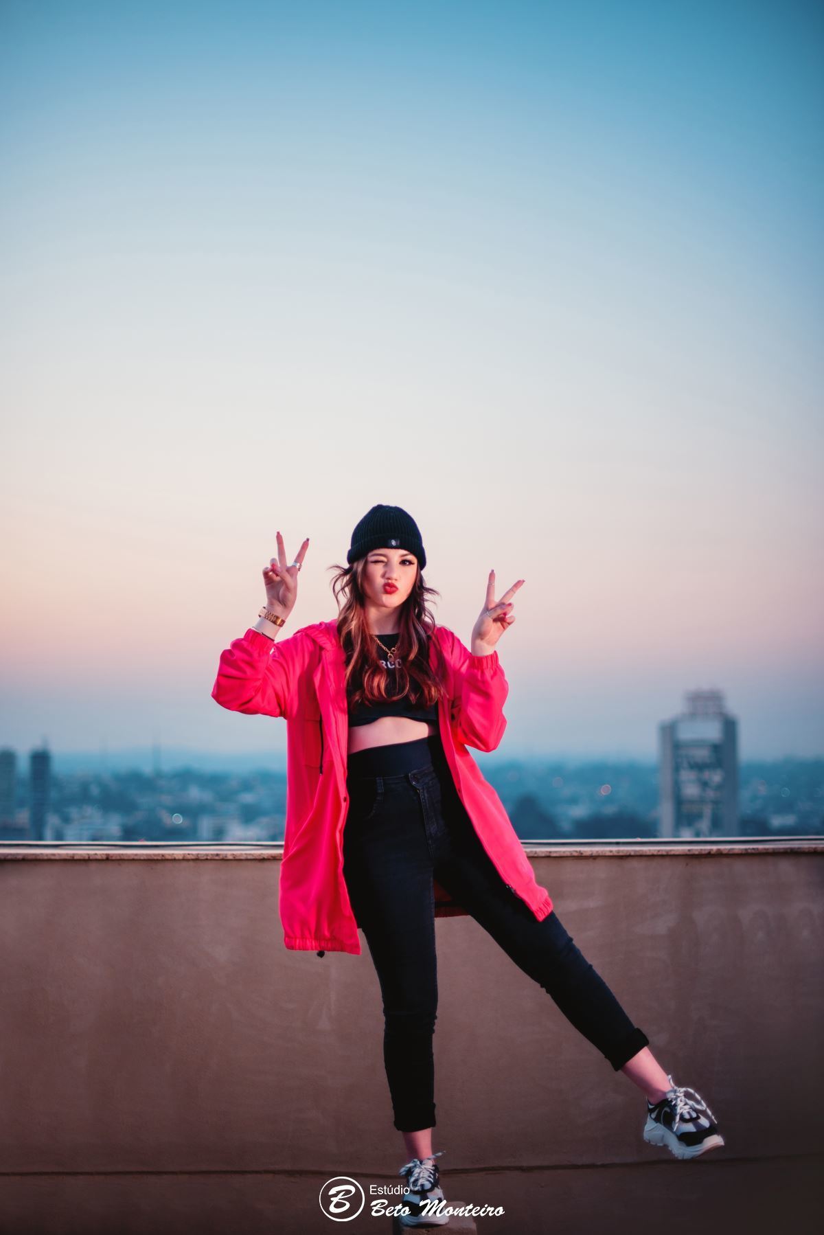 Aniversário de 15 anos - Foto e Filmagem - Debutante - Estúdio Beto Monteiro - Curitiba - fotografo de 15 anos - fotógrafa - sessão de fotos - book de fotos - book de 15 anos - fotografa - urbano - street - Marcela