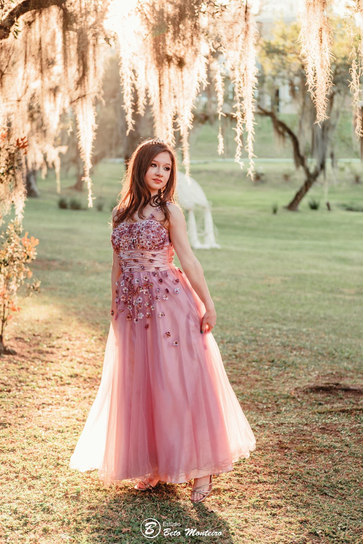 Aniversário de 15 anos - Foto e Filmagem - Debutante - Estúdio Beto Monteiro - Curitiba - fotografo de 15 anos - fotógrafa - sessão de fotos - book de fotos - book de 15 anos - chácara ienkot - vestido de debutante - Mariana