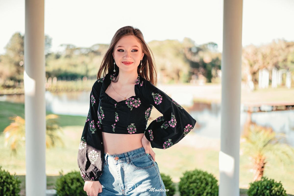 Aniversário de 15 anos - Foto e Filmagem - Debutante - Estúdio Beto Monteiro - Curitiba - fotografo de 15 anos - fotógrafa - sessão de fotos - book de fotos - book de 15 anos - chácara ienkot - vestido de debutante - Mariana
