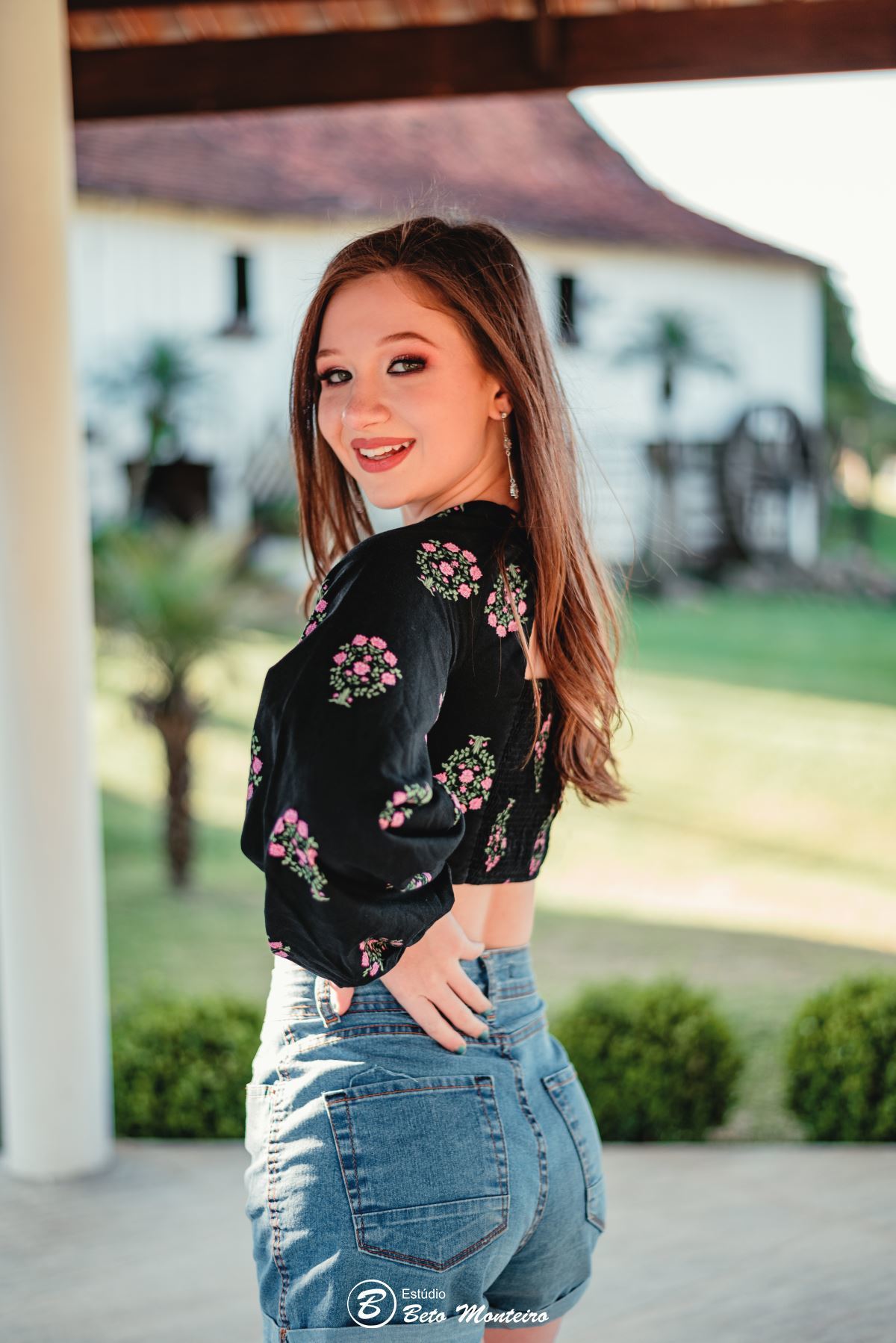 Aniversário de 15 anos - Foto e Filmagem - Debutante - Estúdio Beto Monteiro - Curitiba - fotografo de 15 anos - fotógrafa - sessão de fotos - book de fotos - book de 15 anos - chácara ienkot - vestido de debutante - Mariana