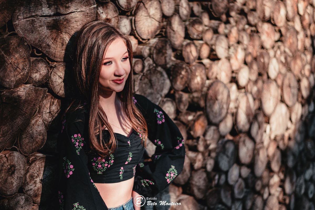 Aniversário de 15 anos - Foto e Filmagem - Debutante - Estúdio Beto Monteiro - Curitiba - fotografo de 15 anos - fotógrafa - sessão de fotos - book de fotos - book de 15 anos - chácara ienkot - vestido de debutante - Mariana
