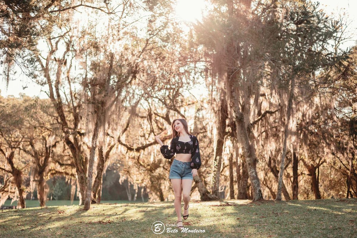 Aniversário de 15 anos - Foto e Filmagem - Debutante - Estúdio Beto Monteiro - Curitiba - fotografo de 15 anos - fotógrafa - sessão de fotos - book de fotos - book de 15 anos - chácara ienkot - vestido de debutante - Mariana