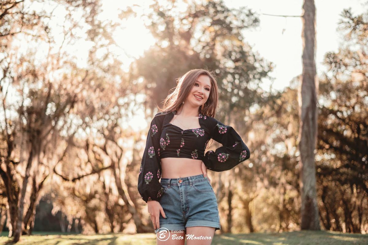 Aniversário de 15 anos - Foto e Filmagem - Debutante - Estúdio Beto Monteiro - Curitiba - fotografo de 15 anos - fotógrafa - sessão de fotos - book de fotos - book de 15 anos - chácara ienkot - vestido de debutante - Mariana