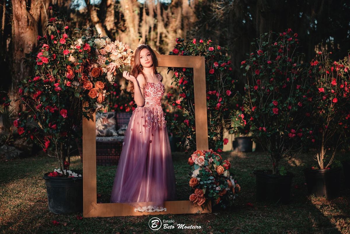Aniversário de 15 anos - Foto e Filmagem - Debutante - Estúdio Beto Monteiro - Curitiba - fotografo de 15 anos - fotógrafa - sessão de fotos - book de fotos - book de 15 anos - chácara ienkot - vestido de debutante - Mariana