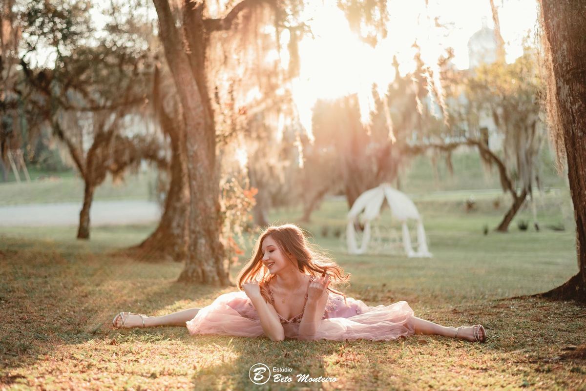 Aniversário de 15 anos - Foto e Filmagem - Debutante - Estúdio Beto Monteiro - Curitiba - fotografo de 15 anos - fotógrafa - sessão de fotos - book de fotos - book de 15 anos - chácara ienkot - vestido de debutante - Mariana