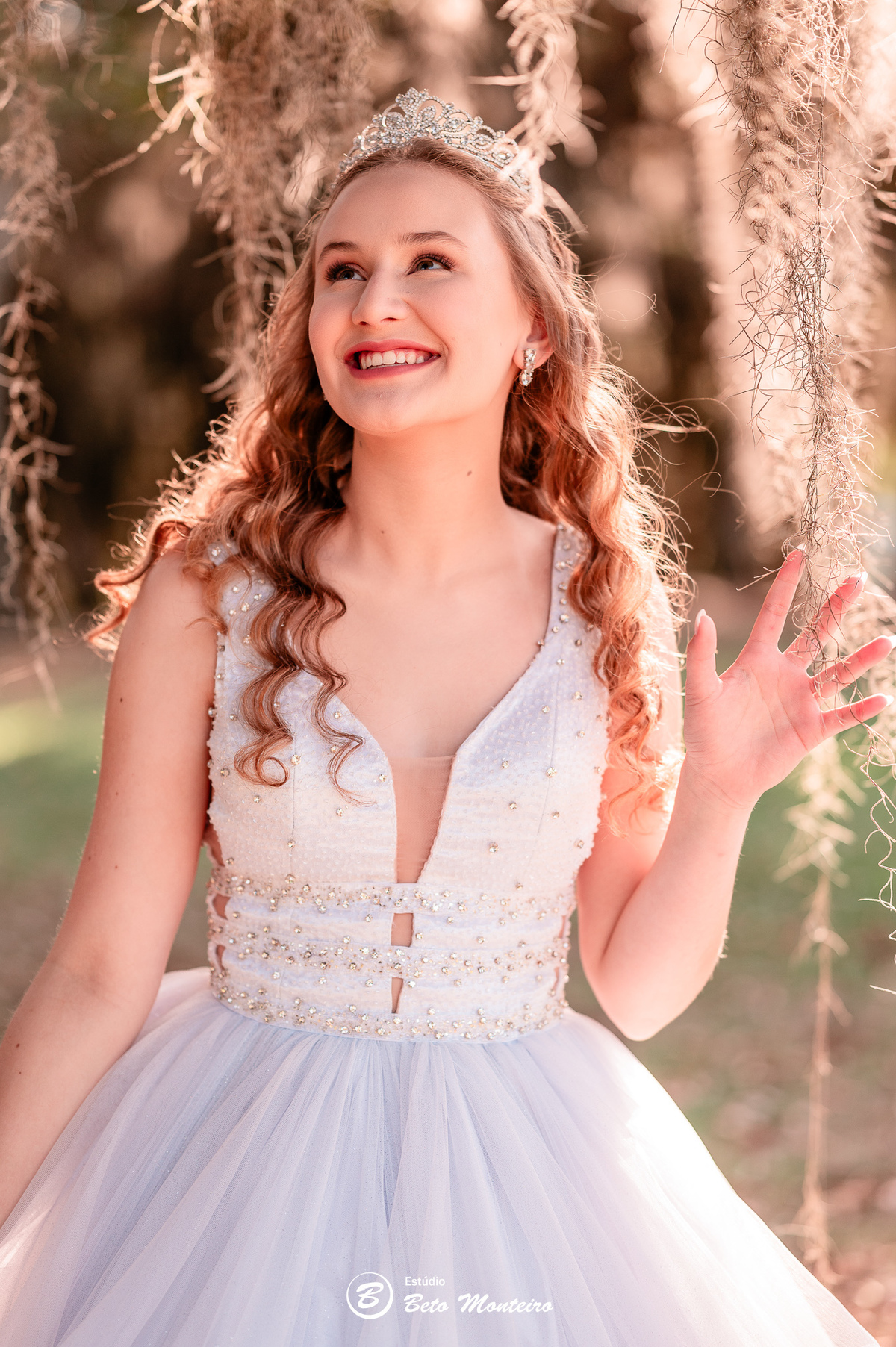 Aniversário de 15 anos - Foto e Filmagem - Debutante - Estúdio Beto Monteiro - Curitiba - fotografo de 15 anos - fotógrafa - sessão de fotos - book de fotos - book de 15 anos - chácara ienkot - vestido de debutante - Fabíola 