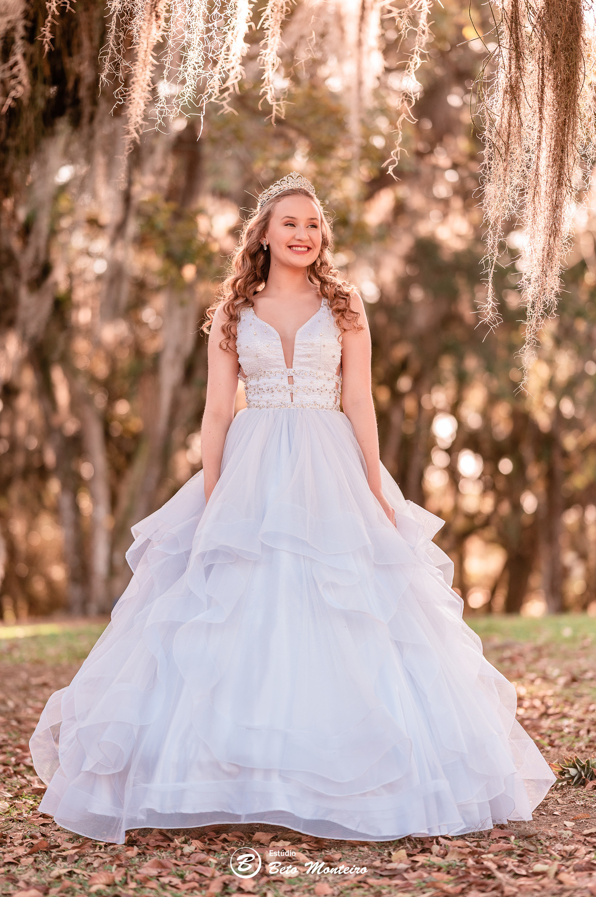 Aniversário de 15 anos - Foto e Filmagem - Debutante - Estúdio Beto Monteiro - Curitiba - fotografo de 15 anos - fotógrafa - sessão de fotos - book de fotos - book de 15 anos - chácara ienkot - vestido de debutante - Fabíola 