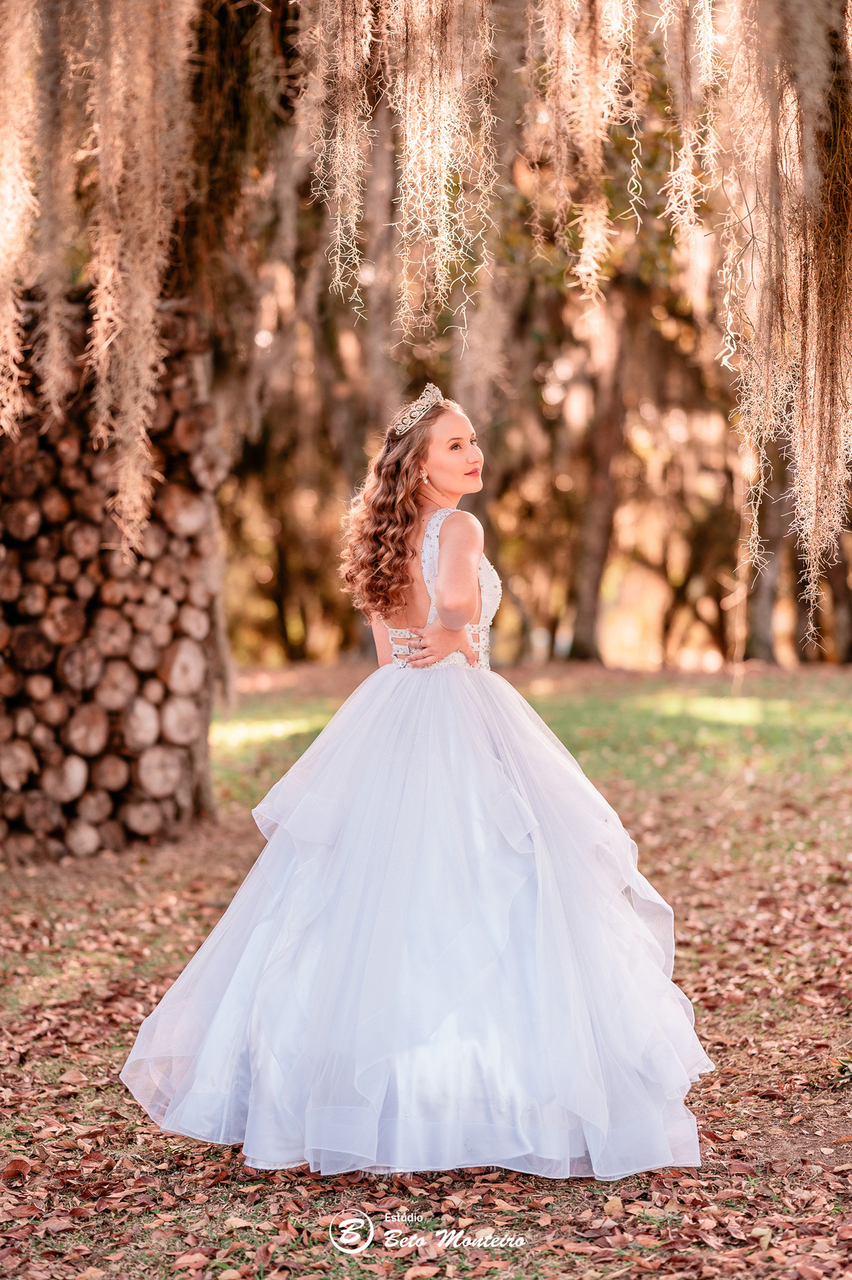Aniversário de 15 anos - Foto e Filmagem - Debutante - Estúdio Beto Monteiro - Curitiba - fotografo de 15 anos - fotógrafa - sessão de fotos - book de fotos - book de 15 anos - chácara ienkot - vestido de debutante - Fabíola 