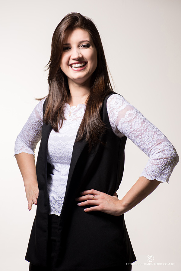 Book fotografico feminino Ana Carolina Hunika- Curitiba - fotos em estúdio