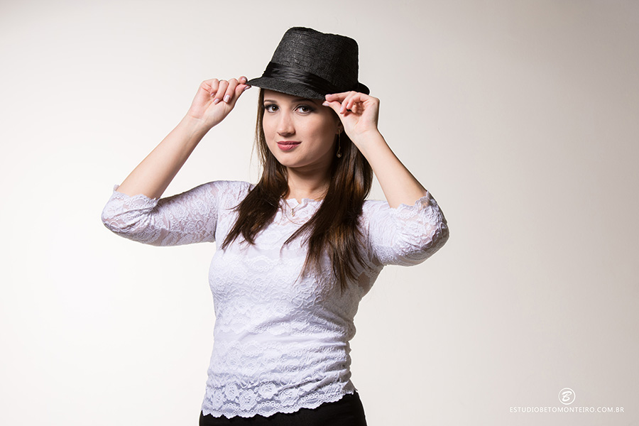 Book fotografico feminino Ana Carolina Hunika- Curitiba - fotos em estúdio