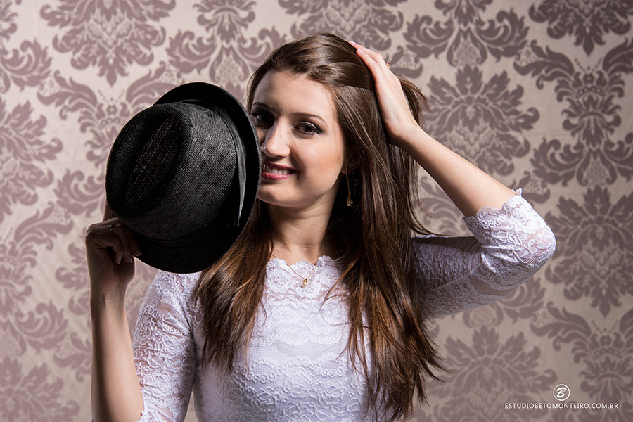 Book fotografico feminino Ana Carolina Hunika- Curitiba - fotos em estúdio