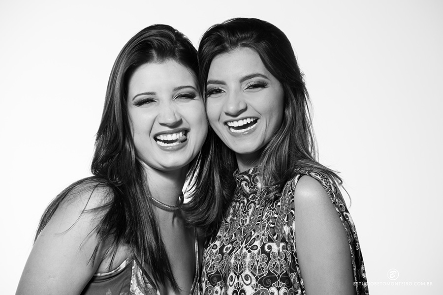 Book fotografico feminino Camila Fortunato Hunika - Curitiba - fotos em estúdio