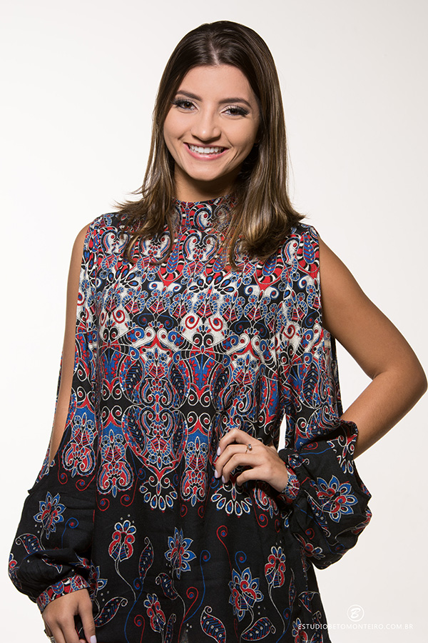 Book fotografico feminino Camila Fortunato Hunika - Curitiba - fotos em estúdio