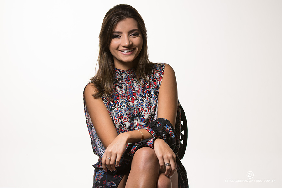 Book fotografico feminino Camila Fortunato Hunika - Curitiba - fotos em estúdio