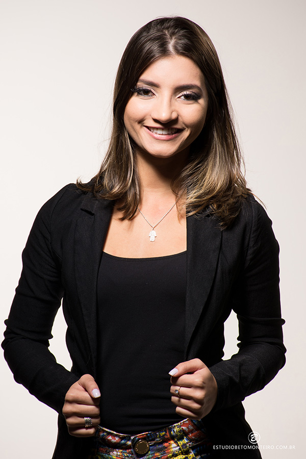 Book fotografico feminino Camila Fortunato Hunika - Curitiba - fotos em estúdio